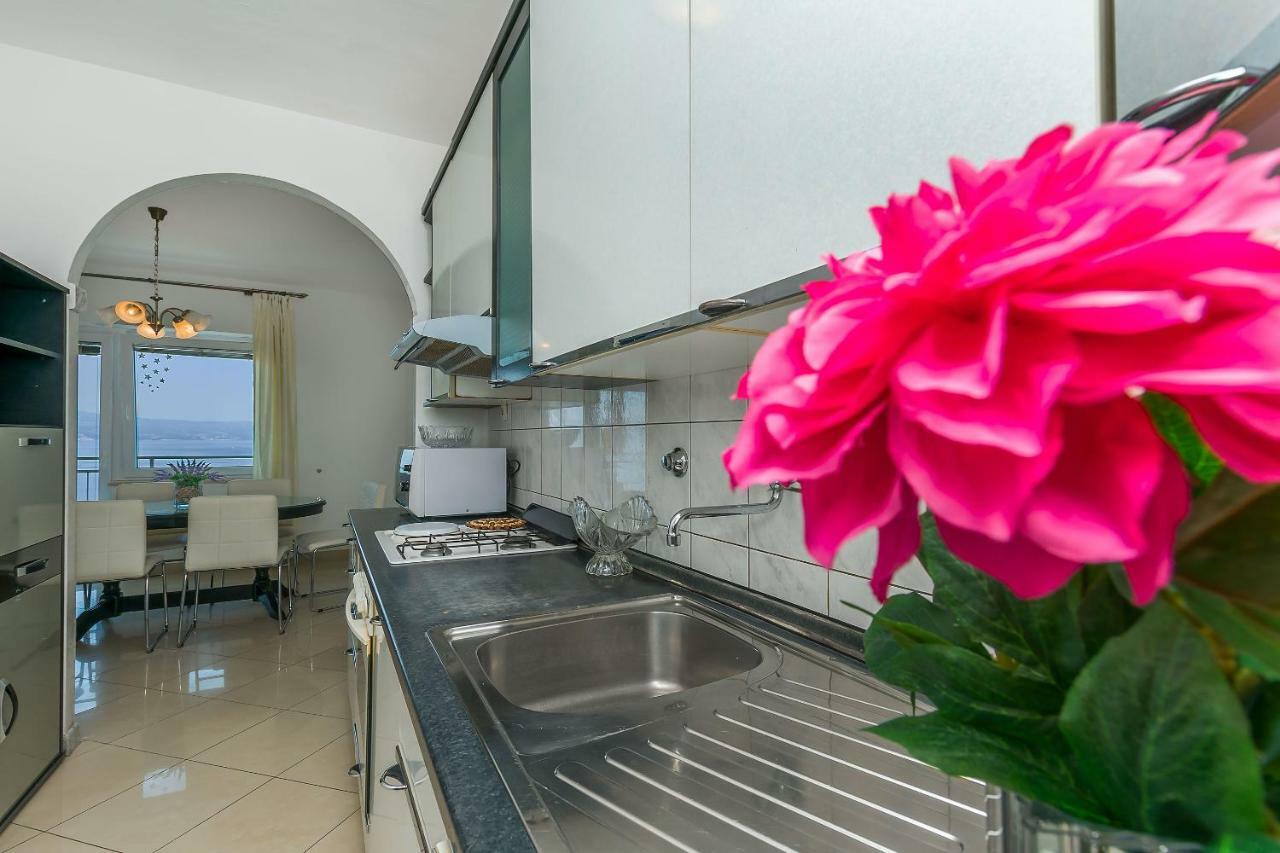 Apartment Marijana โอมิช ภายนอก รูปภาพ