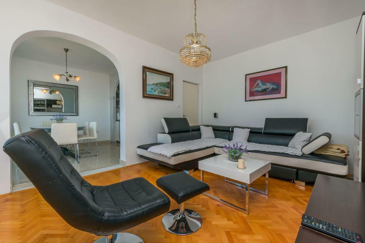 Apartment Marijana โอมิช ภายนอก รูปภาพ